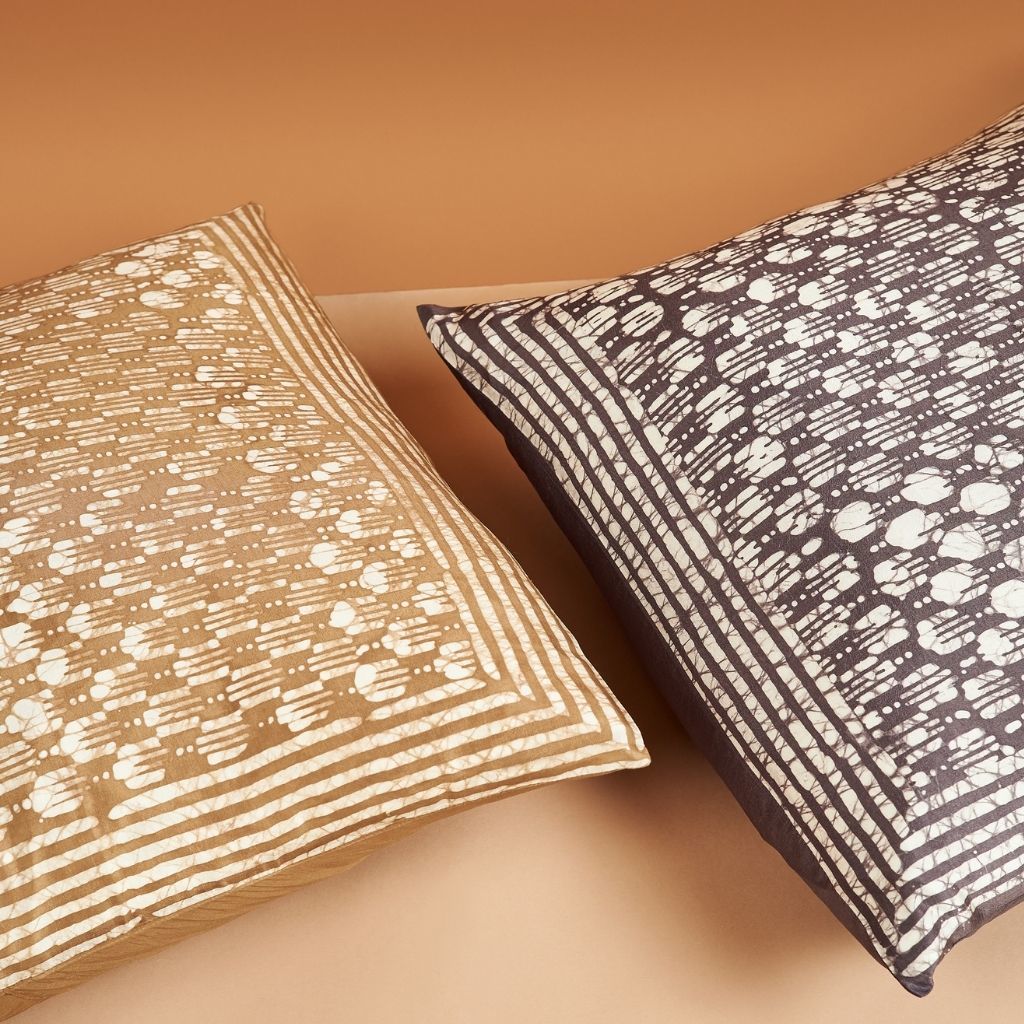 Oasis Charcoal Silk Pillow - Thumbnail 4
